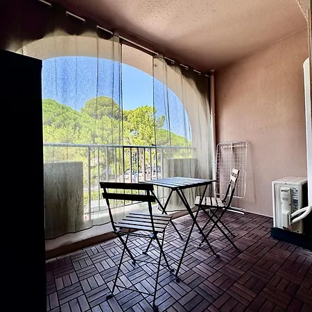 Cosy Sur Le Port D'hyeres